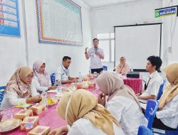 Lanjutkan Giat Bimtek dan Pembinaan Terpadu Nakes, PLT. Kepala Dinkes Suryadi Hadir di Puskesmas Pugung Tampak