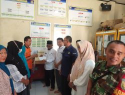 Pekon Penengahan Kecamatan Karya Pengawa Salurkan BLT-DD Tahap 1 Tahun 2004