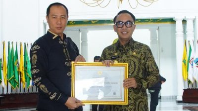 Bupati Way Kanan Terima Penghargaan Penerapan Sistem Merit Kategori BAIK, dari Komisi Aparatur Sipil Negara (KASN)
