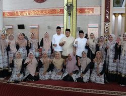 Gubernur Arinal Djunaidi Hadiri Pengajian Akbar di kota Metro dan Berikan Sejumlah Bantuan