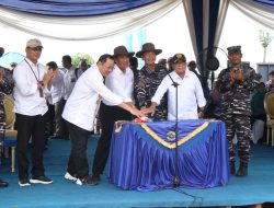 Pj. Gubernur Lampung Dampingi Menteri Pertanian RI Beserta Wakasal Pada Gebyar Panen Raya Padi dan Jagung Hibrida di Pesawaran