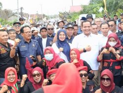 Ribuan Pendukung SETIA, Iringi Kedua Pasangan Menuju Kantor KPU Pesibar