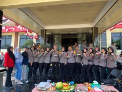 Sambut HUT Polwan  Ke-76, Polres Way Kanan Gelar Potong Tumpeng Sebagai Wujud Syukur