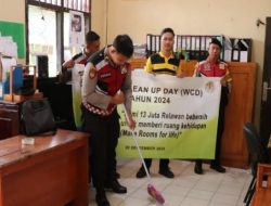 Memperingati hari world Cleanup Day, Personel Polres Lampung Barat Lakukan Aksi Bersih-bersih