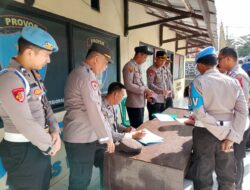 Pastikan Penggunaan Sesuai Prosedur, Polres Way Kanan dan Jajaran Cek Senpi Inventaris Dinas Personel Polri.