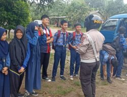 Tingkatkan KamseltibcarLantas, Polres Way Kanan Imbau Sopir Angkot dan Penumpang Peduli Keselamatan