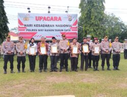 Kepala Kampung Bali Sadhar Utara Terima Penghargaan dari Kapolres Way Kanan