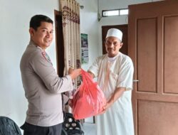 Bulan Suci Ramadhan 1446, Polres Way Kanan Sambangi Ketua Dai Kamtibmas Berikan Bansos