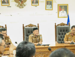 Bupati Pesisir Barat Pimpin Rakor OPD untuk Efisiensi Anggaran dan Penyusunan RPJMD 2025-2029