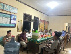 Berbagi di Bulan Ramadhan, Kapolsek Buka Puasa Bersama Warga di Polsek Rebang Tangkas