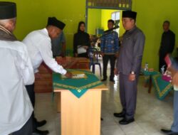 Masih dalam Suasana HUT ke-26 , Pemerintahan Kampung Tanjung Harapan Lantik Aparatur Baru