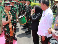 Plt Bupati Way Kanan, Ayu Asalasiyah Sambut Pangdam II/Sriwijaya, Mayjen TNI Ujang Darwis