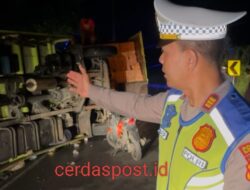 Truck Fuso Alami Laka Tunggal di Banjarmasin, Pengemudi Ucapkan Terima Kasih Kepada Polres Way Kanan Telah Membantu Evakuasi dan Amankan TKP*