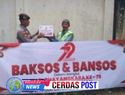 polsek kasui polres way kanan melaksakan kegiatan membagikan sembako menjelang Hari Bhayangkara ke 76 dibkelurahan kasui pasar dan kampung jaya tinggi kecamatan kasui kabupaten way kanan,Kamis 19/06/2025/