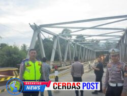 *Perbaikan Jembatan Way Giham, Polres Way Kanan Bersama Stakeholder dan Warga Himbau Pengendara Berhati Hati dan Batas Angkutan Mak 28 Ton*