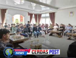 Bupati Lampung Barat menyerahkan Bantuan Pesta Sekura Cakak Buah
