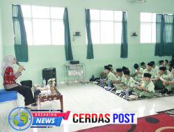 Kominfo Way Kanan Bekali Siswa Baru SMPIT Daar ‘Ilmi Etika Bermedia Sosial